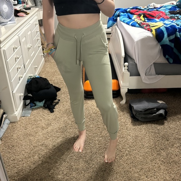 Lululemon Sweatpants - Picture 6 of 8